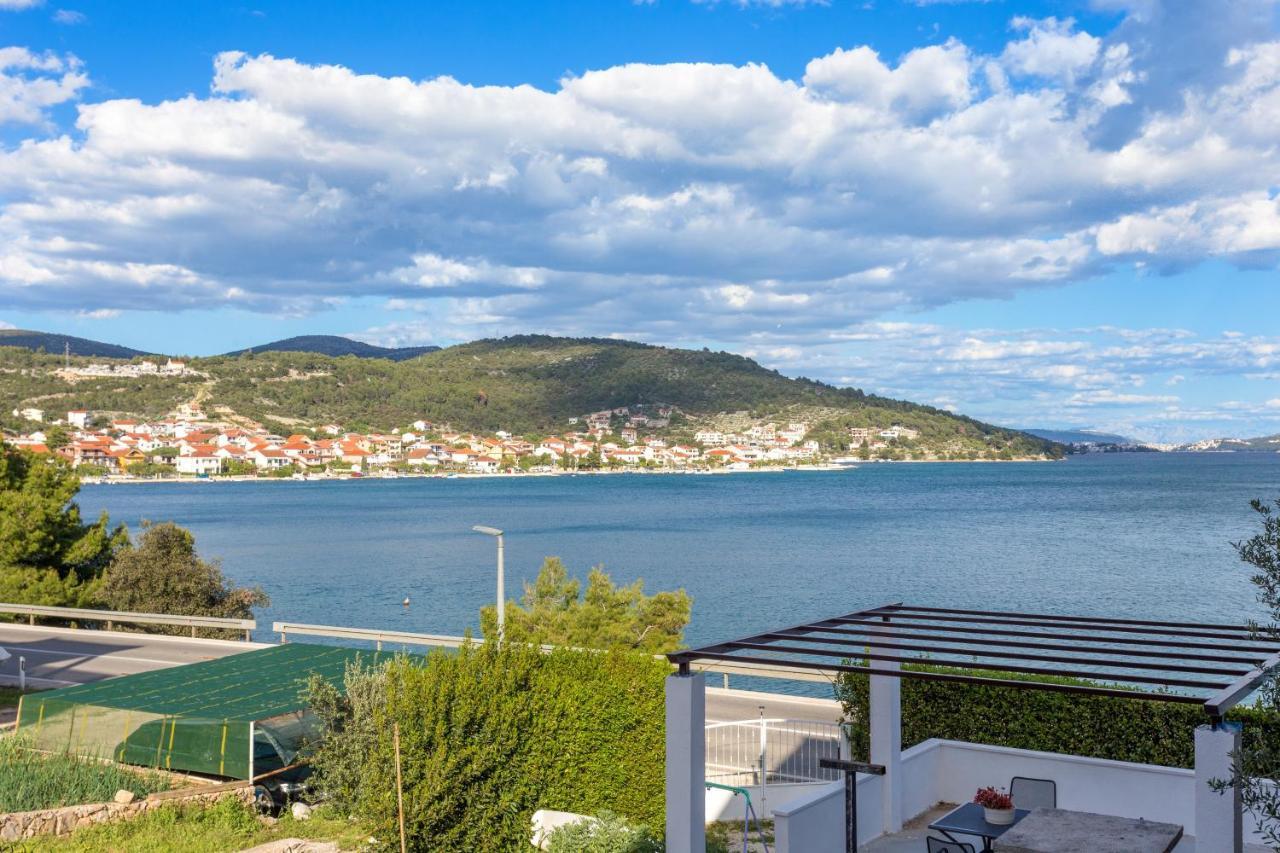 Apartments By The Sea Poljica, Trogir - 19316 Marina Eksteriør billede